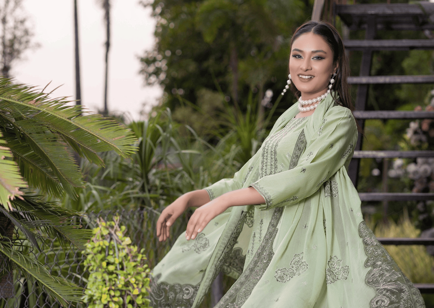 Mahrosh – Premium Embroidered Chiffon (Unstitched 3PC)