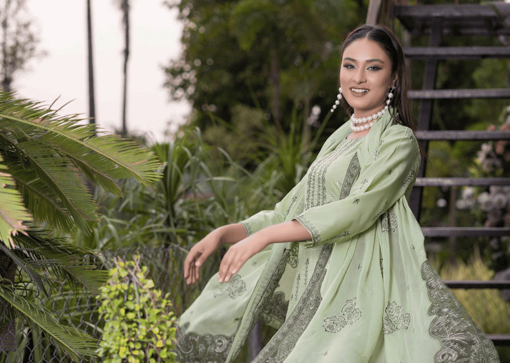 Mahrosh – Premium Embroidered Chiffon (Unstitched 3PC)