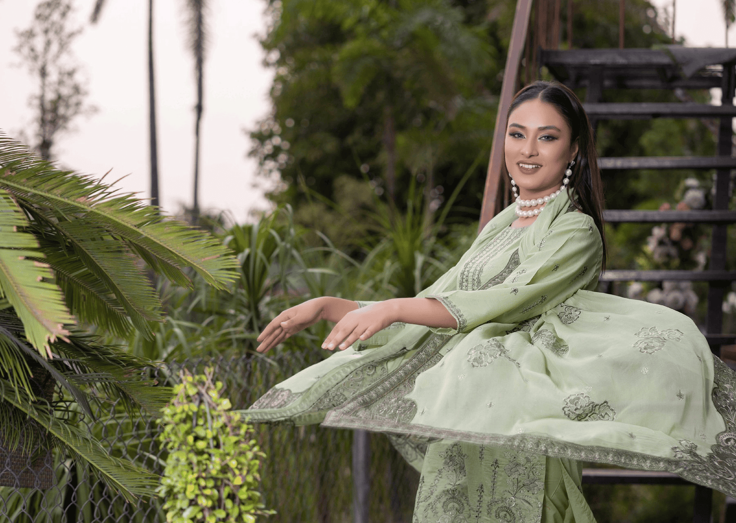 Mahrosh – Premium Embroidered Chiffon (Unstitched 3PC)